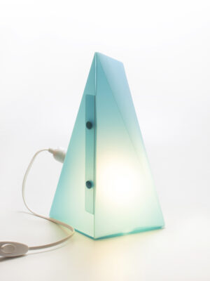 WEEW-Design-Made-in-Italy-Lampada-da-tavolo-idee-arredamento-per-bambini-azzurro 03
