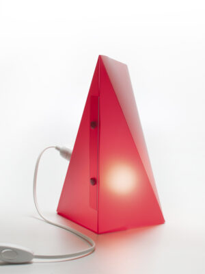 WEEW-Design-Made-in-Italy-Lampade-da-tavolo-idee-arredamento-soggiorno-rosso 03