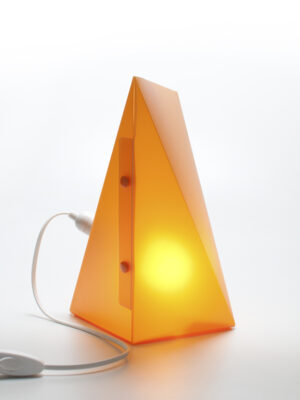 WEEW-Design-Made-in-Italy-Lampade-da-tavolo-idee-per-arredare-casa-arancio 03
